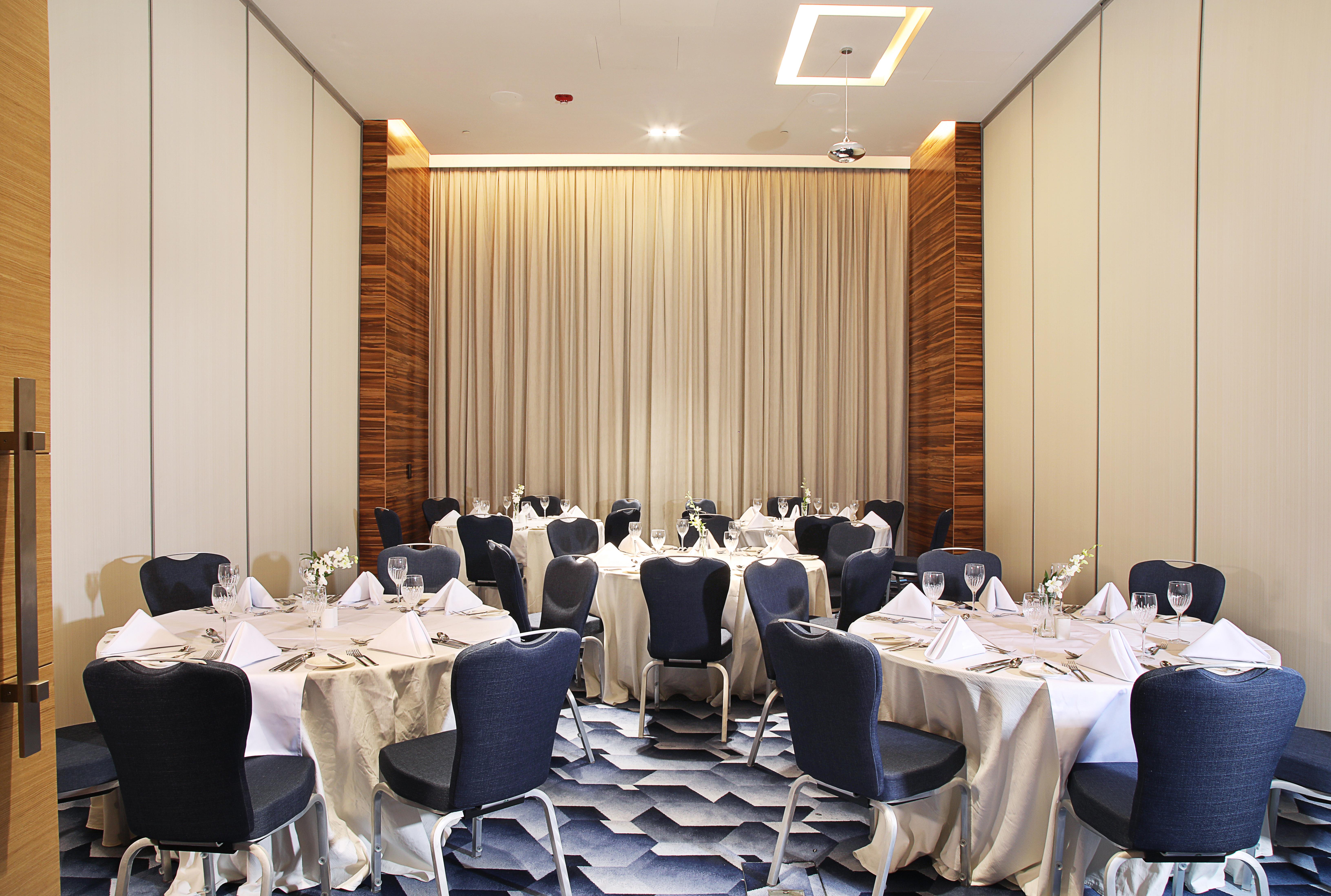 Grand Cosmopolitan Hotel Dubai