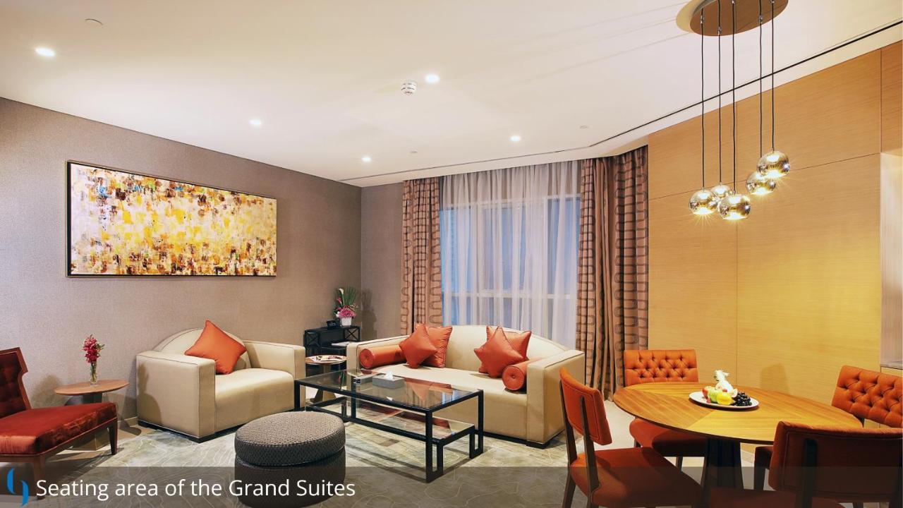 Grand Cosmopolitan